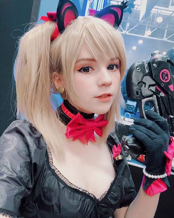 欧美萌妹cos《守望先锋》d.va 笑容甜美,暖化人心