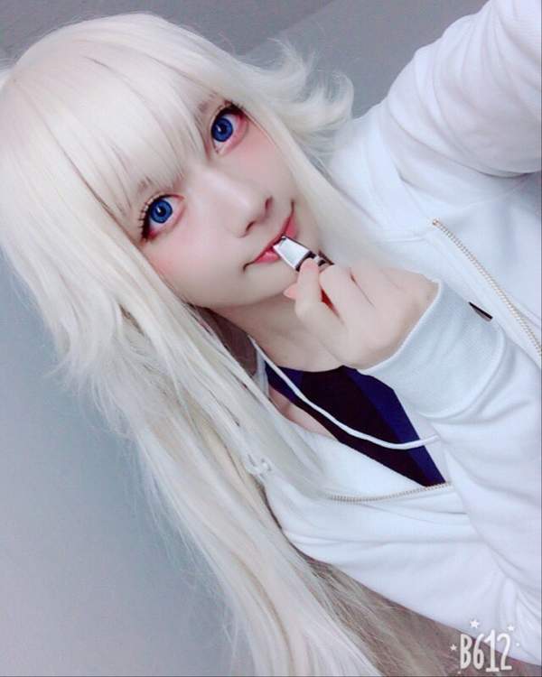 岛国萌妹cos《fate》泳装贞德 大胸肌傲人,一脸风情