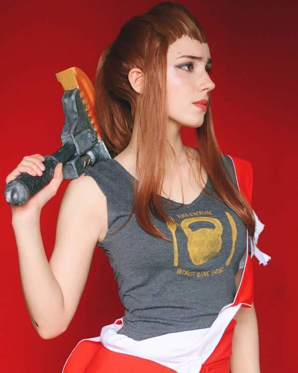 毛妹cos《守望先锋》布丽吉塔 着装清凉,胸前美景甚好