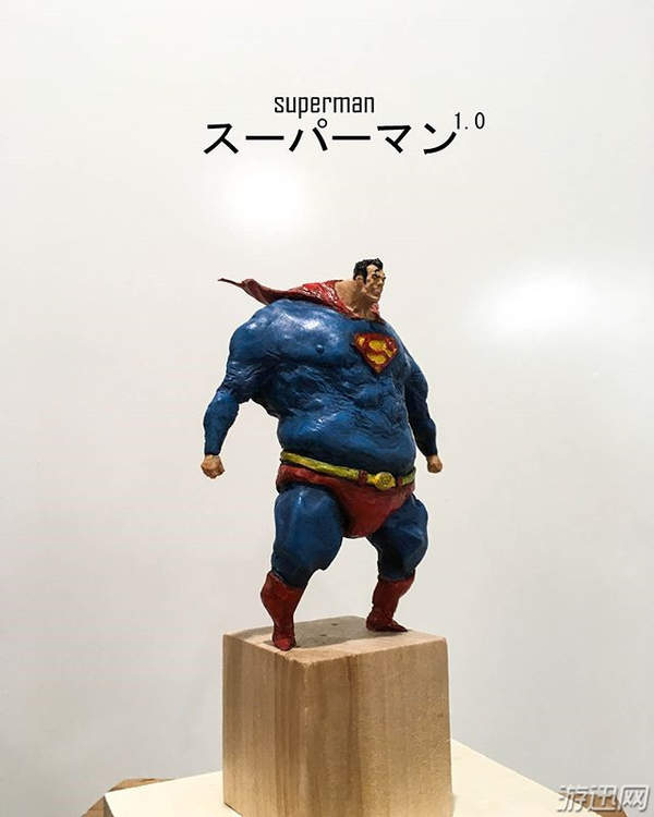 国外玩家自制鬼畜手办欣赏 发福版超人着实太辣眼