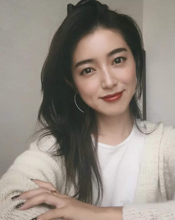 玩家资讯 正文页 最近,日本一位超美御姐—大口智惠美走红,小姐姐是多