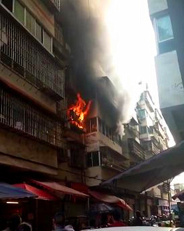 2018年5月1日早上7点左右,在重庆石柱石桥子万兴小区菜市场附近,有