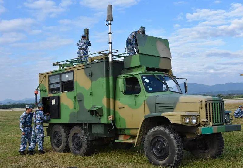 岗位练兵现场,野战通信车酷炫"变身"