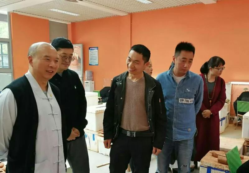 昆明佛教协会会长华亭寺方丈心明大和尚到访凤凰印