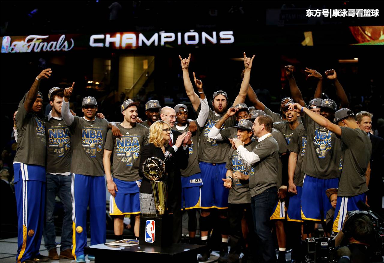 NBA官方揭秘:为何勇士队迟迟不续约冠军成员