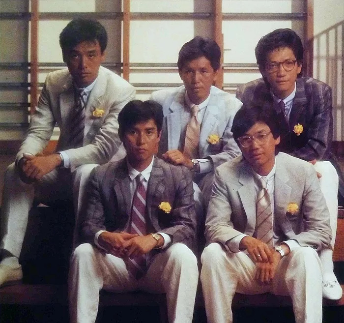 温拿乐队出道十周年纪念05年轻时的谭咏麟干劲十足,一天搞定十几个