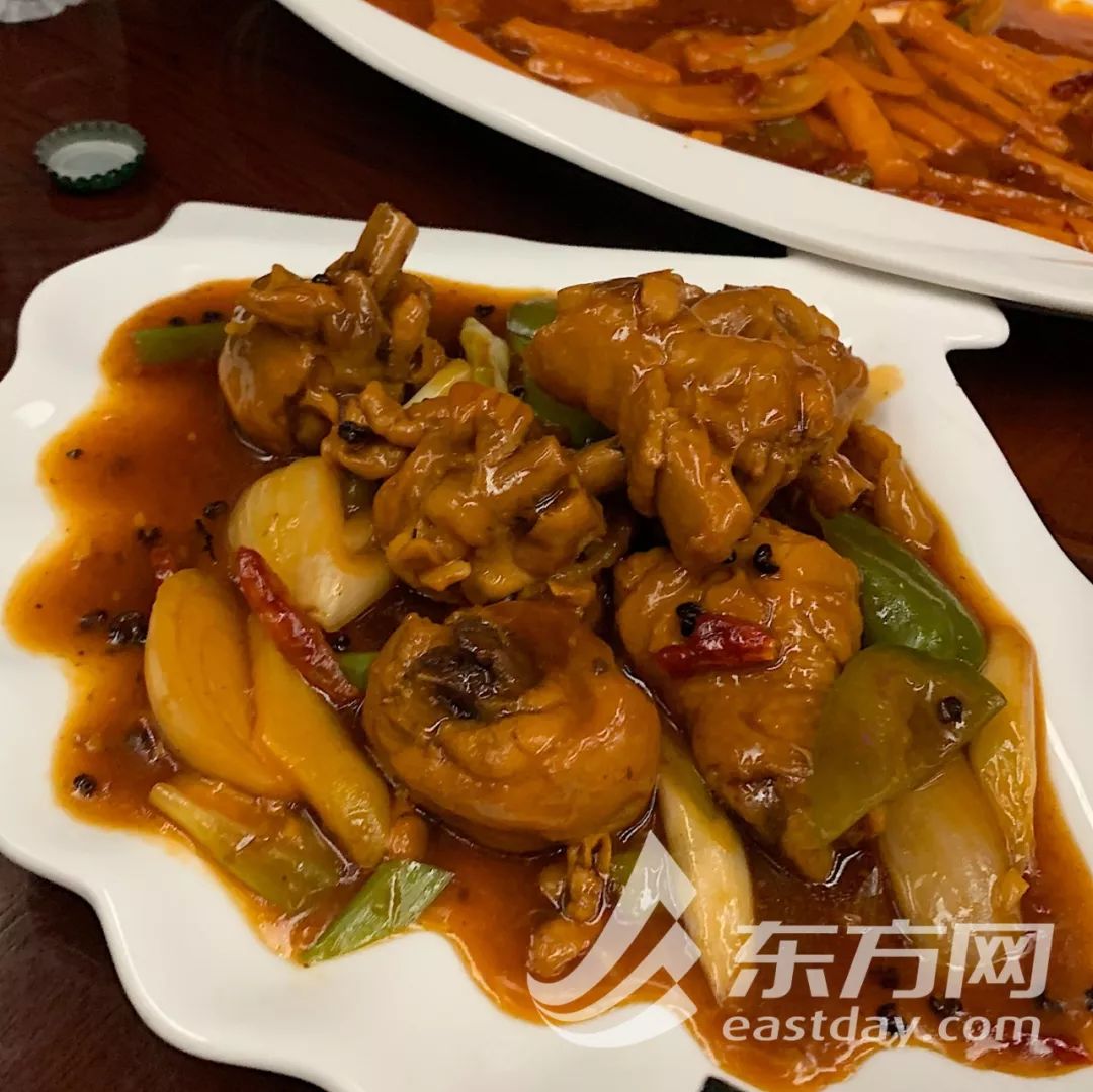 朝鲜小崔:朝鲜人魔幻的一天:地铁上打泡泡龙 全国都是996
