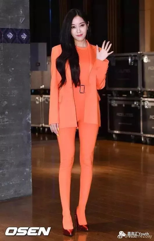 明星穿搭翻车现场,偶像派变身155cm的杀马特少年.