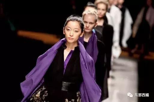 亲爹劈腿劈成蜘蛛精,亲娘沉迷教派欠巨债,她仍坚强活出精彩人生