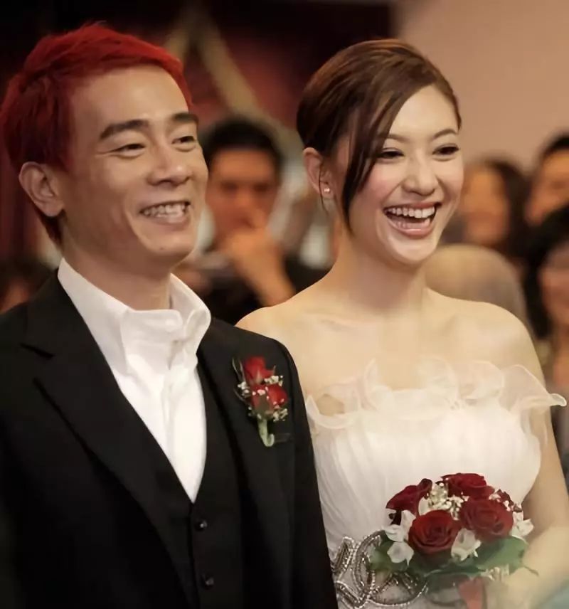 陈小春求婚视频曝光:当男人真正爱上一个女人