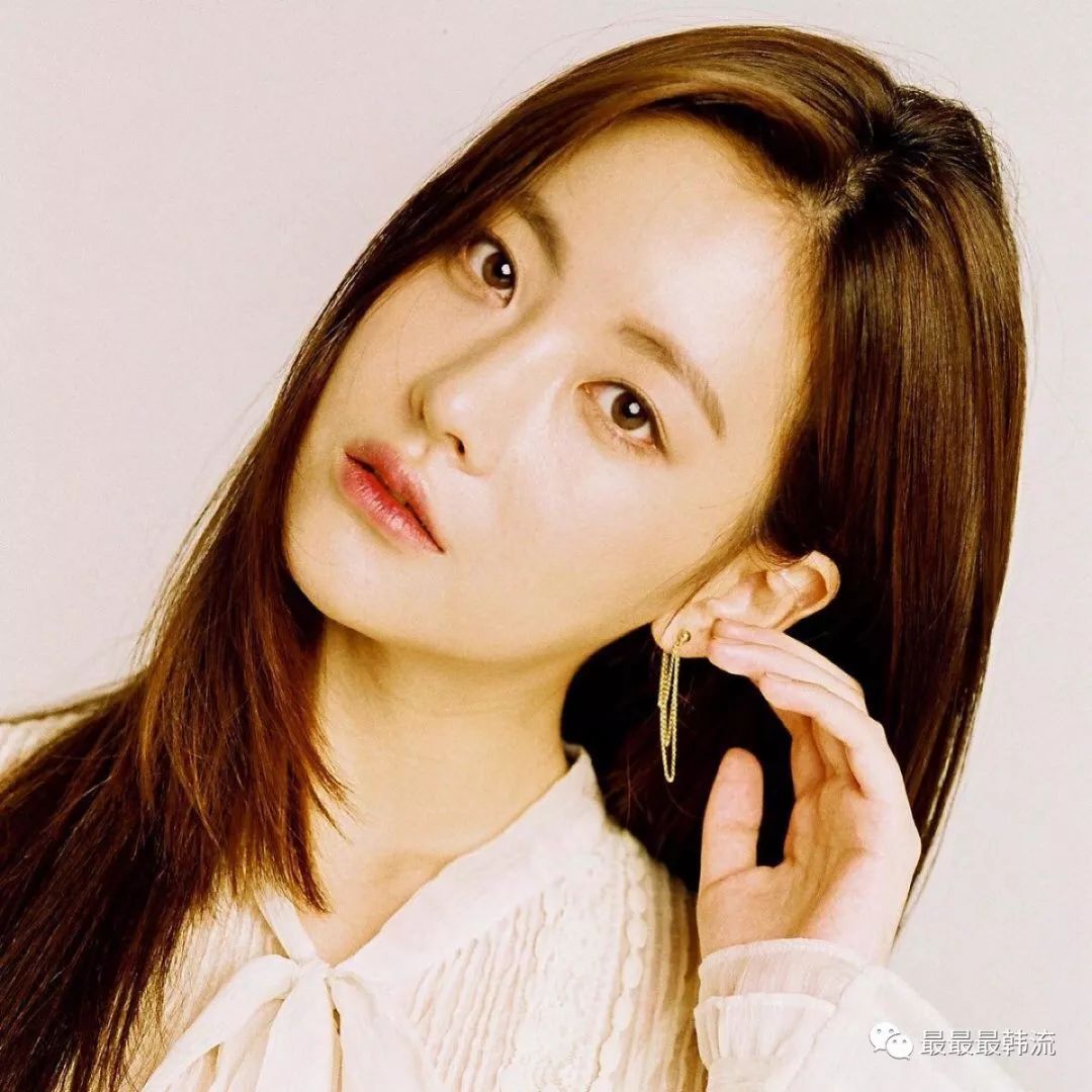 童年男神和氧气女神的一个月闪恋这对破次元cp到底是如何走到一起的