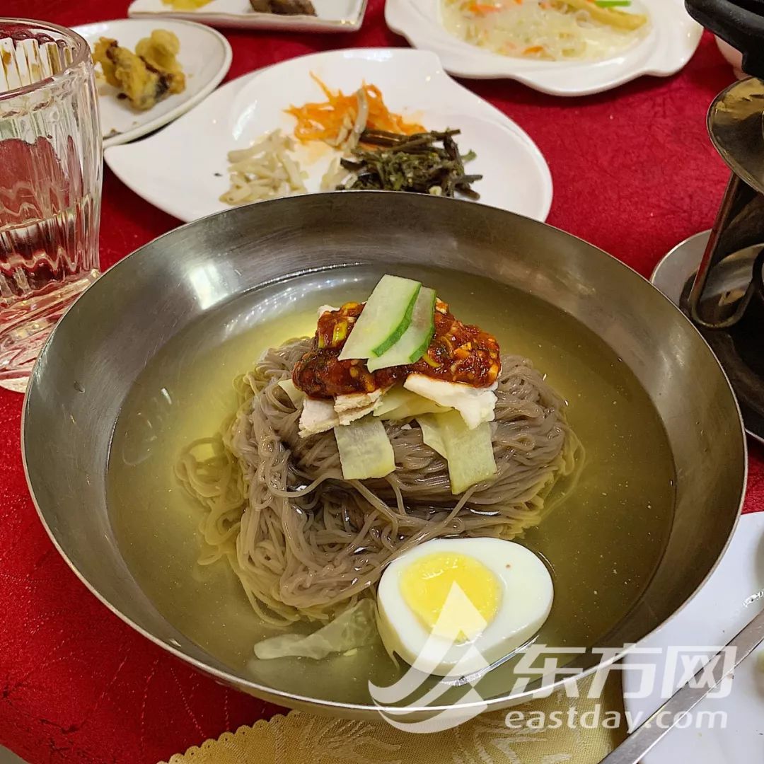 朝鲜小崔:朝鲜人魔幻的一天:地铁上打泡泡龙 全国都是996