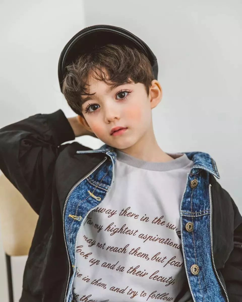 这个男孩让18万人疯狂,这是我今年看过颜值最高的人!