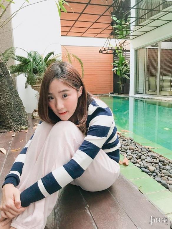 泰国医学系清纯学生妹制服诱惑 穿上白袍一整个仙气炸裂!