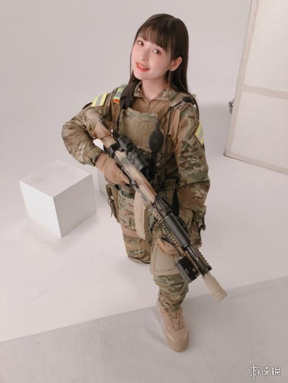 日本美女声优上坂堇曝最新写真 一袭军装帅气迷人!