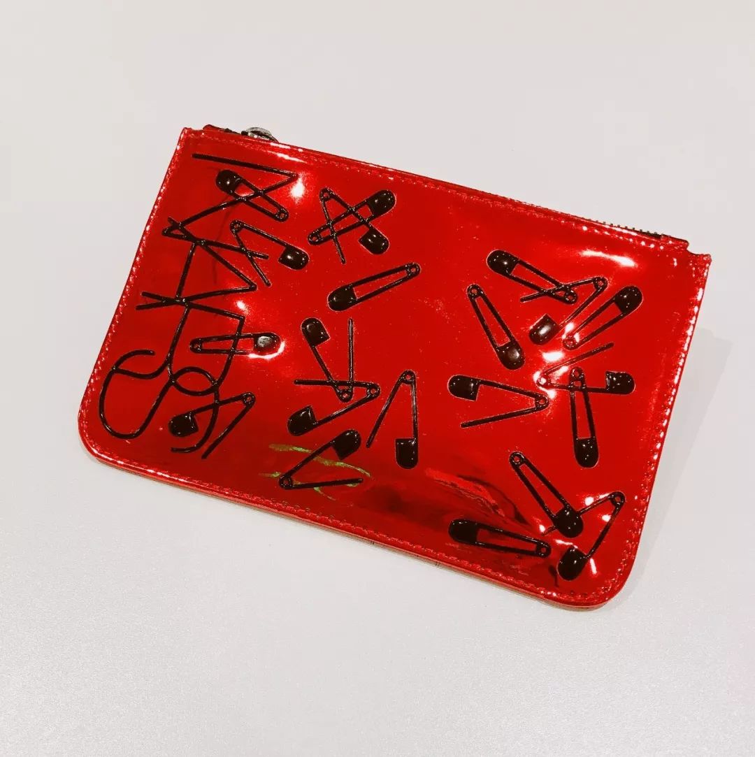 买了一堆化妆品,竟然只是为了这只化妆包!