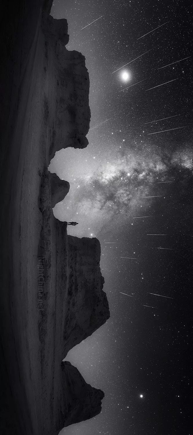 流星如雨天降,万物皆寂 | 夜空中国