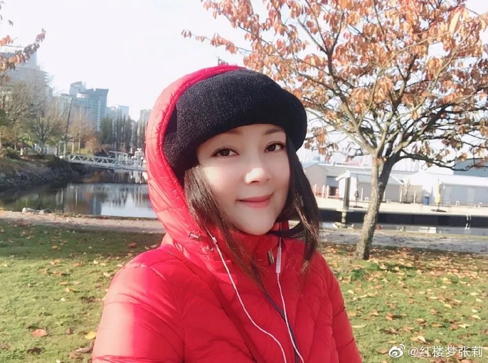 正文  北京时间4月27日早,曾在87版《红楼梦》中饰演宝钗的张莉在微博