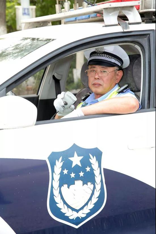 天津高速交警老版"f4":且看他们那流水带不走的光阴故事