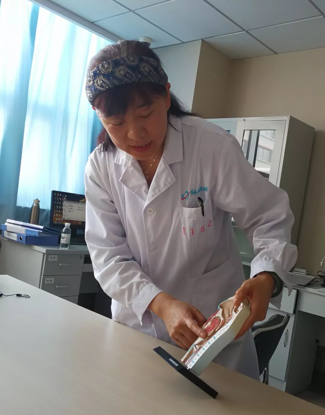 1岁宝宝咽喉严重受伤,差点窒息!不得已切开气