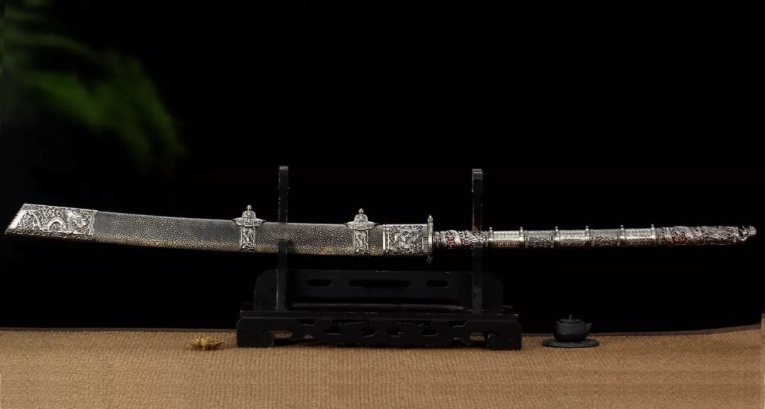陪伴康熙帝纵横半生康熙的御用战刀究竟有多霸气