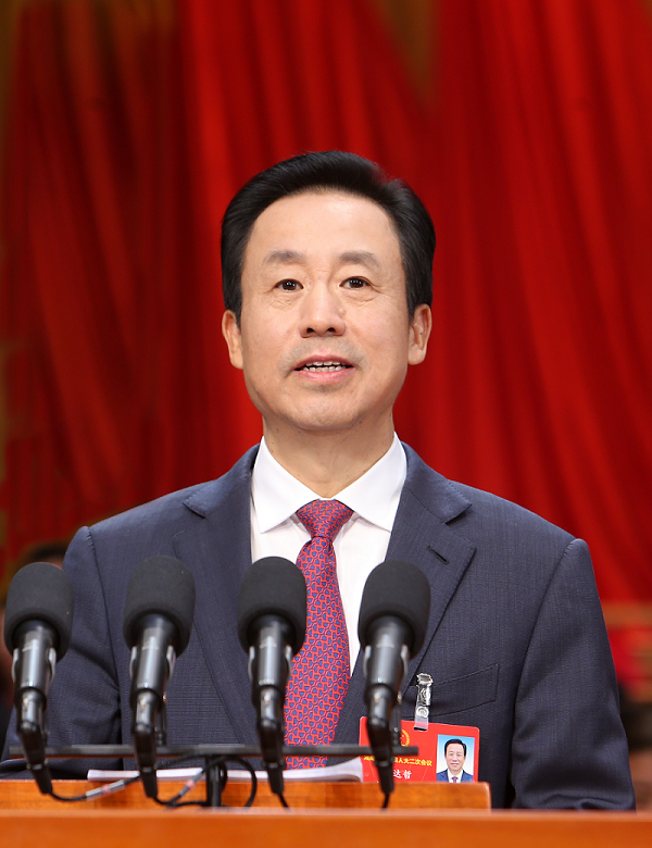 省长在作政府工作报告时这样说