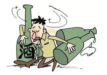 安顺一"发酒疯"男子持刀指家人