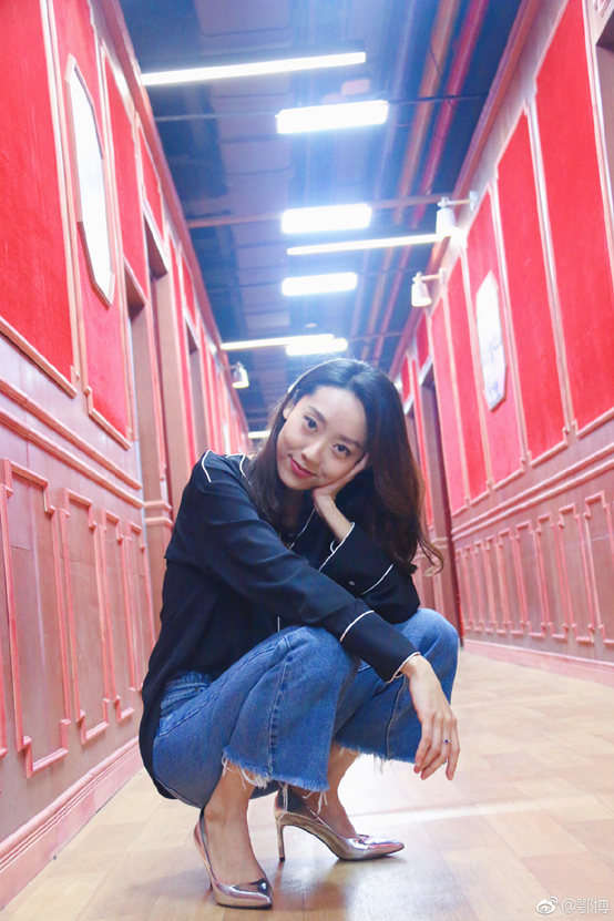 当年星爷电影里跑龙套,如今她成"喜剧之王"