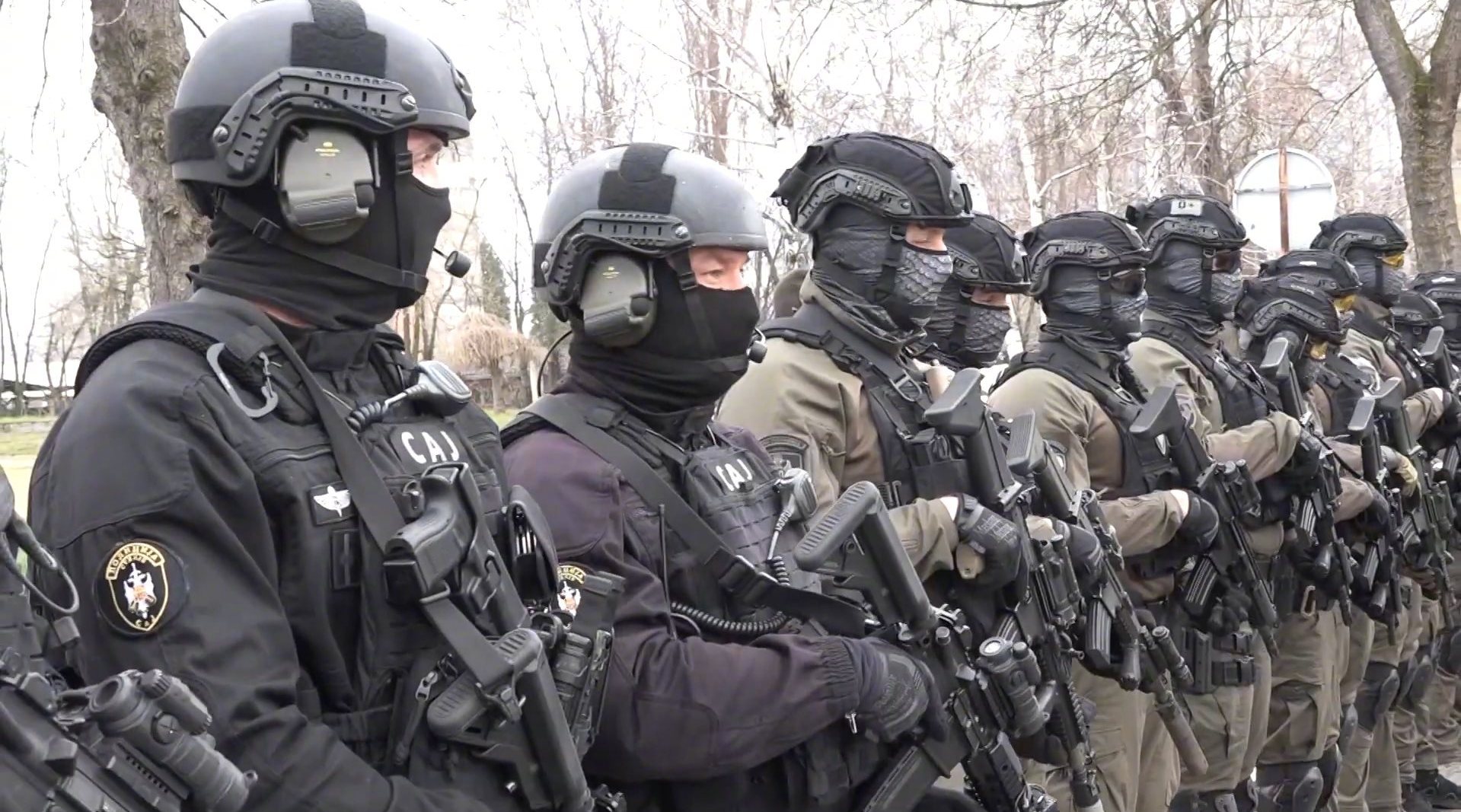 塞尔维亚和美军进行联合反恐演习