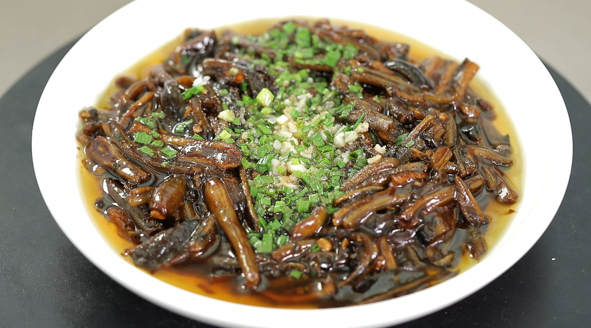 江南名菜响油鳝糊,告诉你什么叫香到噬骨销魂!