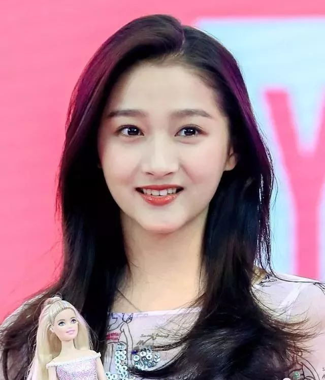 明星早先带牙套的照片让你哭笑不得,有勇气看完吗?看完还爱你的爱豆