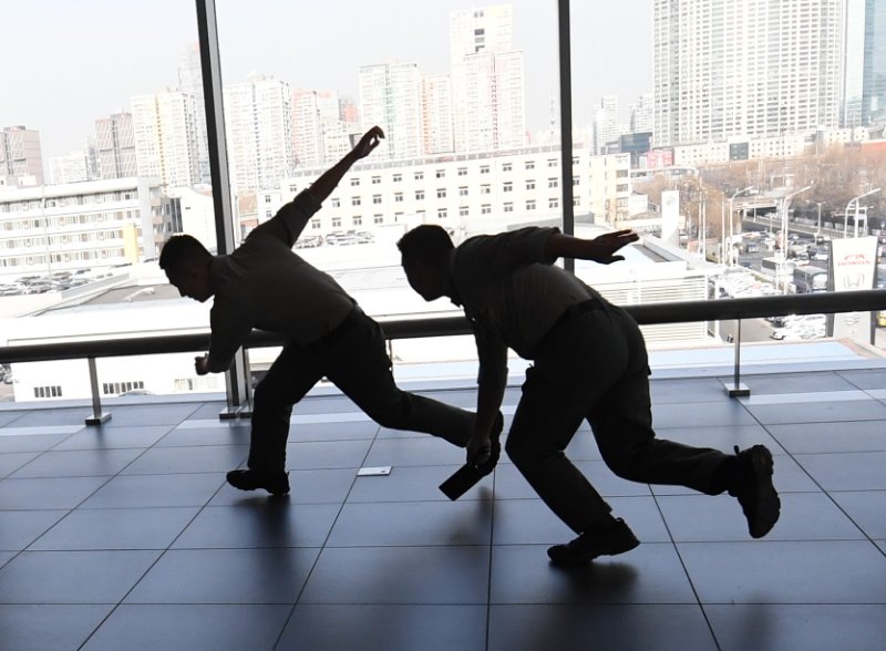 儿童安全引关注斜前方挣脱之字形逃跑或可创造生机