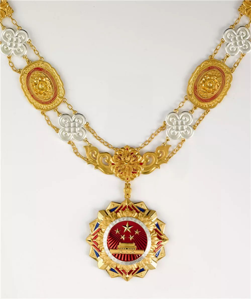 一睹共和国勋章风采