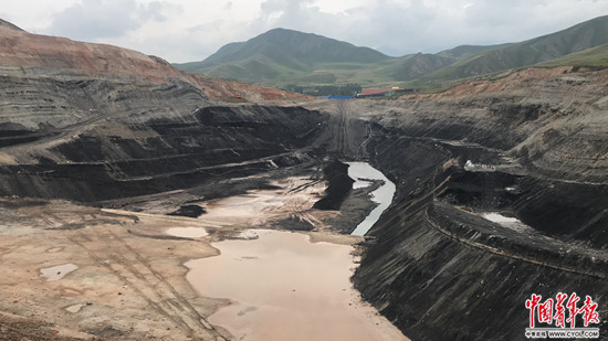 巡查了解到祁连山华龙大滩煤矿正停产进行生态治理。