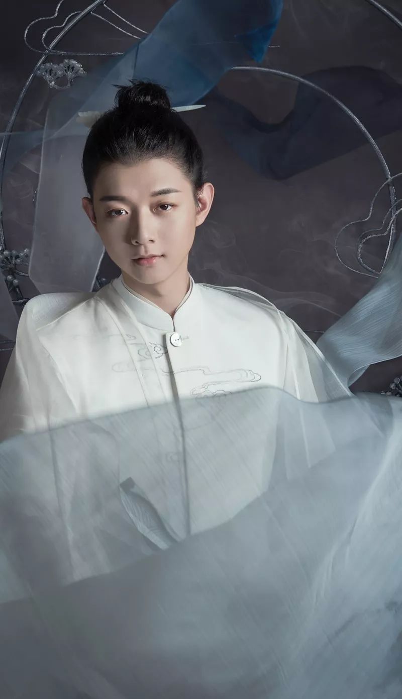 被誉周杰伦中国风接班人,一开口惊艳世人|霍尊|戏曲|中国风_新浪育儿