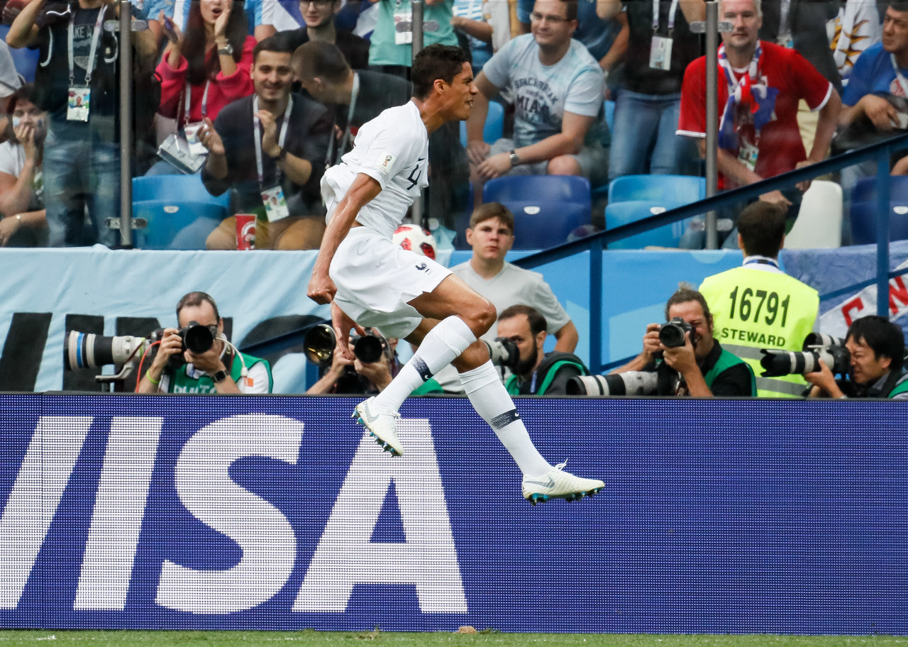 瓦拉内:皇马有能力击败任何对手 不清楚门将谁