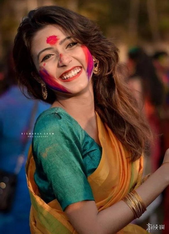 一颦一笑展现千种风情宛如精灵的印度小姐姐riya