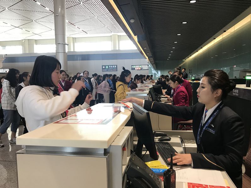 哈尔滨机场行李可自助托运在哪办怎么办看这里