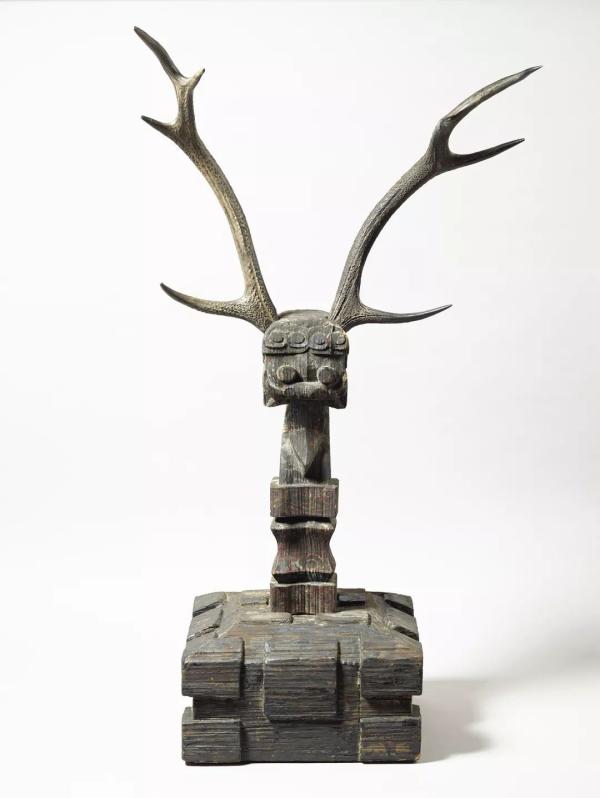 以工艺为纲,以时间为序,分为6大部分,从新石器时代的萌芽探索,到战国