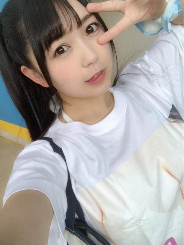 今天,小编要介绍的是来自日本石川县的偶像萌妹"ぷにたん",妹子标准的