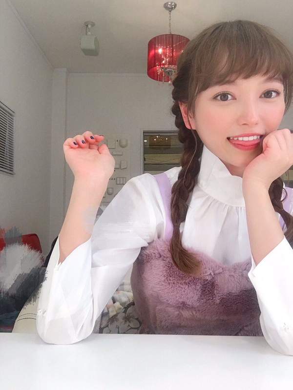 岛国大眼樱花妹福利美照 人美声甜,唱歌,写真双开花