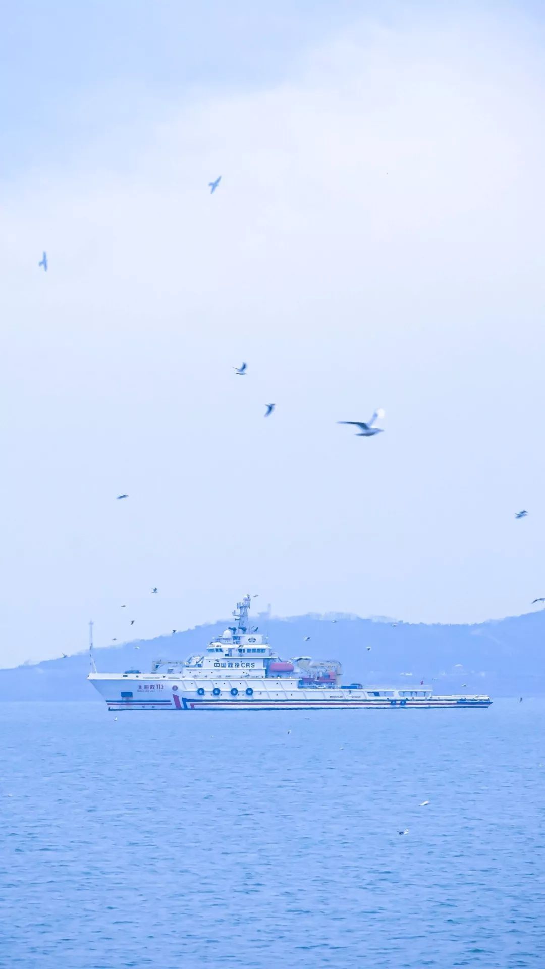 铃声壁纸鸭 | 海边的淡蓝色壁纸,清新简洁风