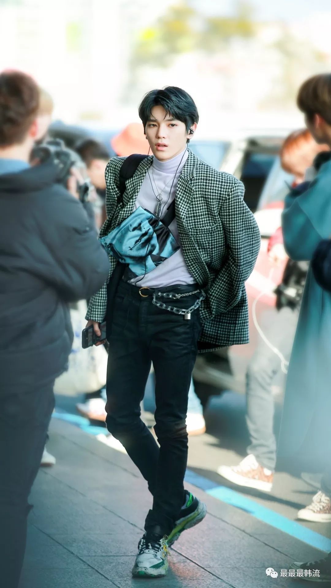 染了发的他又引热议?黄光熙怎么又暴瘦了