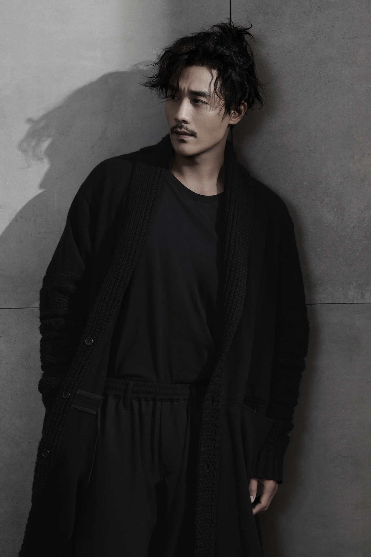 杜淳全新写真首曝 黑色雅痞定义新自我