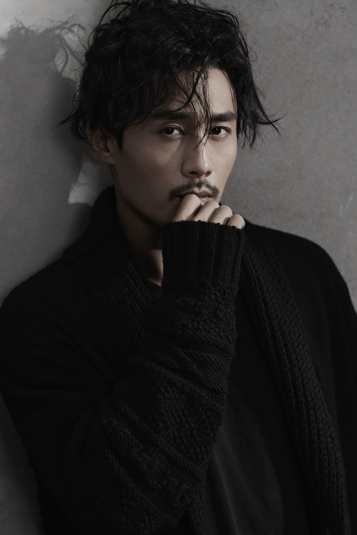 杜淳全新写真首曝 黑色雅痞定义新自我