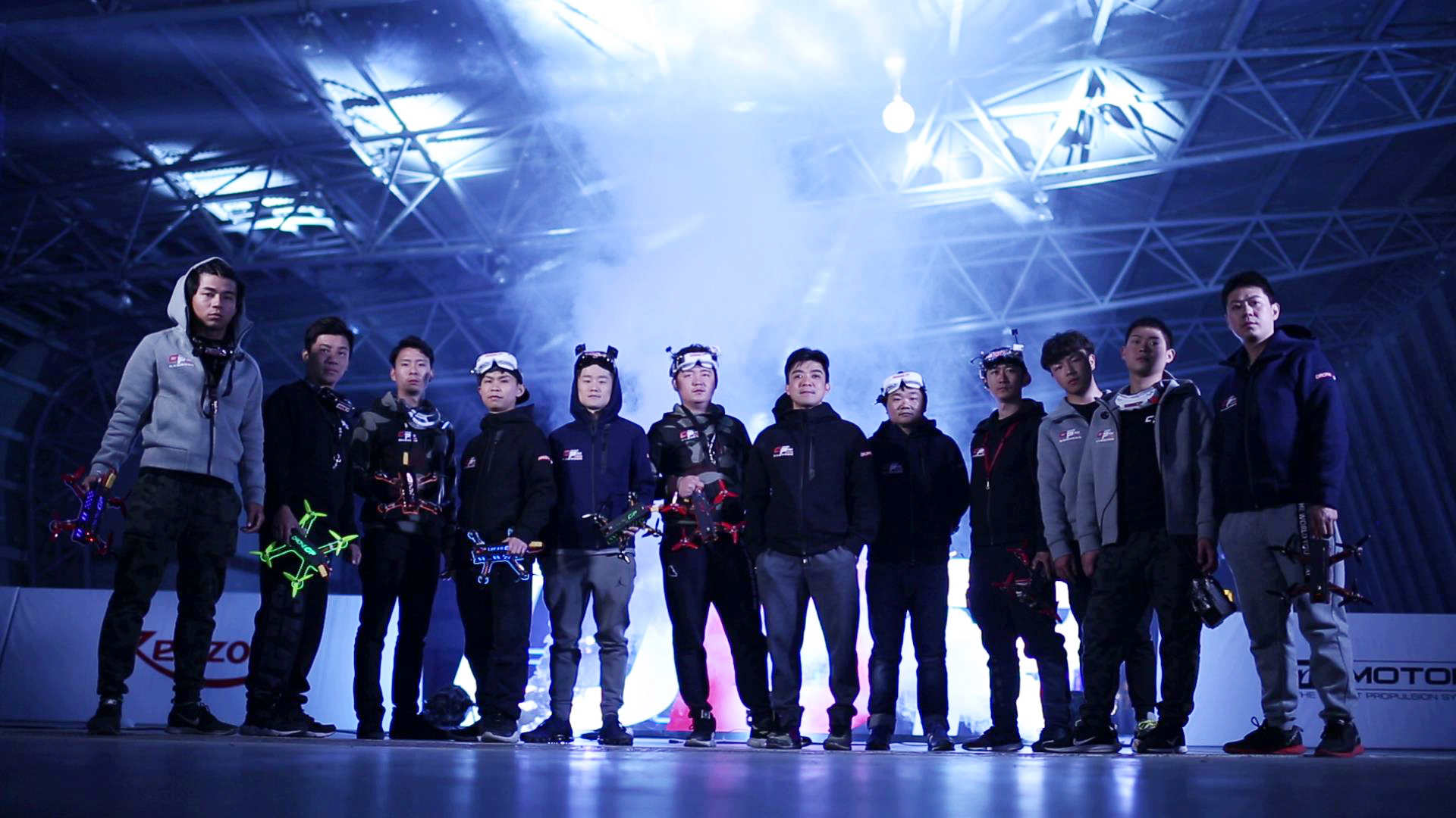 首场穿越机竞速大赛举行 新型体育赛季展现科技魅力