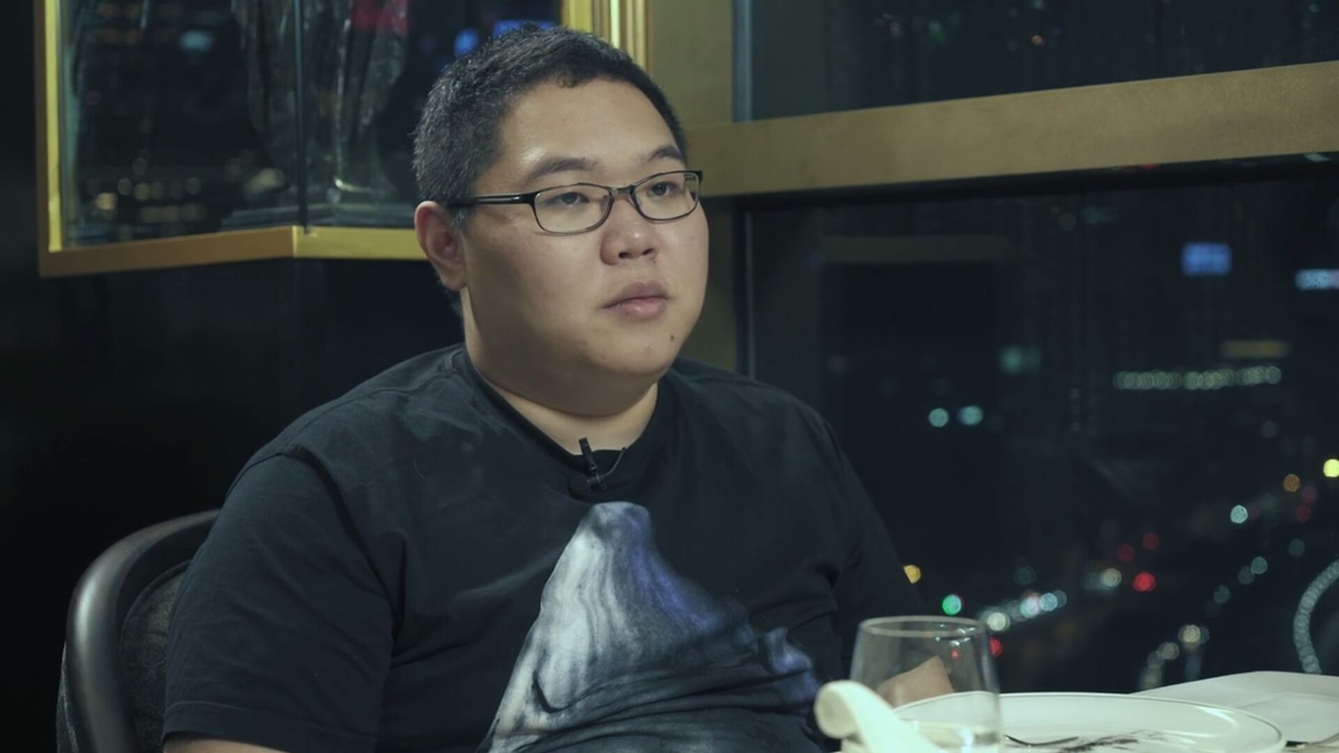 死亡宣告爆照惊呆众人!昔日肌肉变肥肉媲美pdd