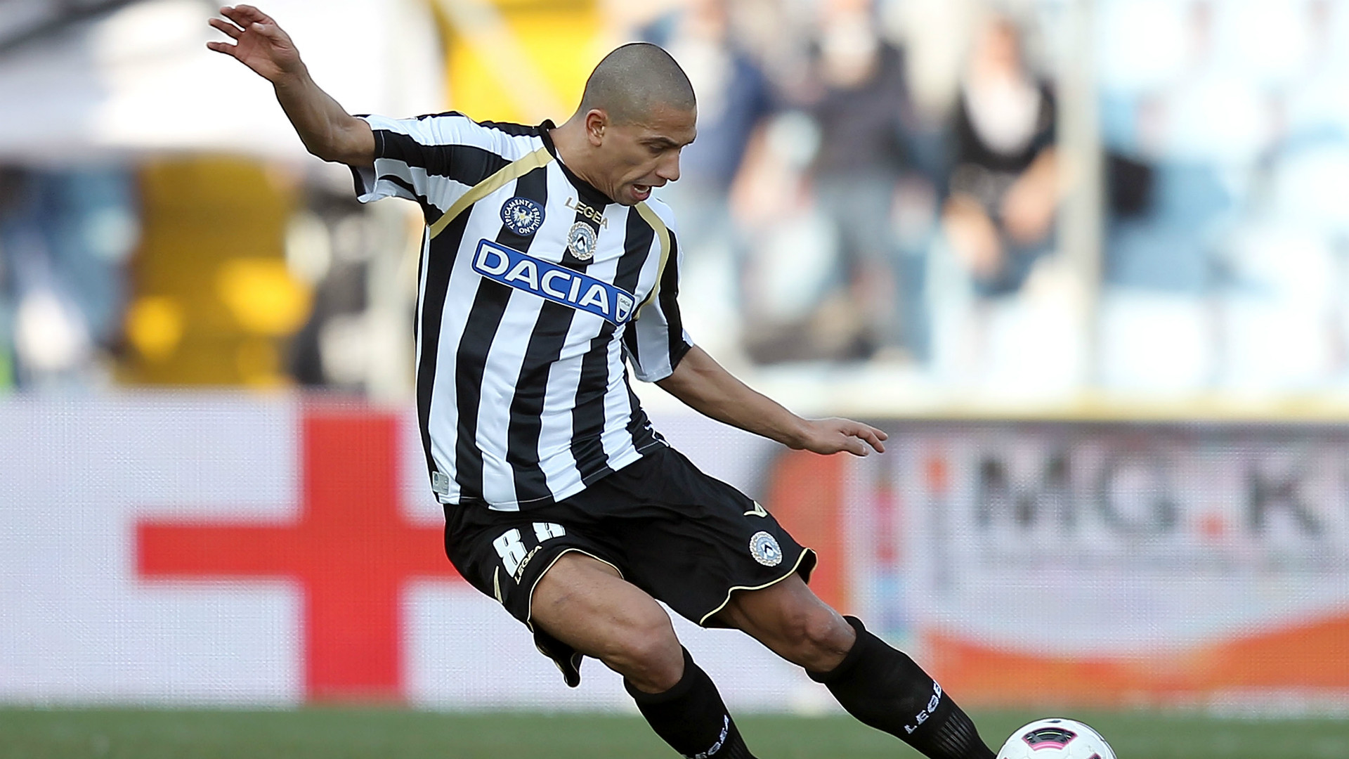 叶落归根?乌迪内斯向旧将因勒伸出橄榄枝