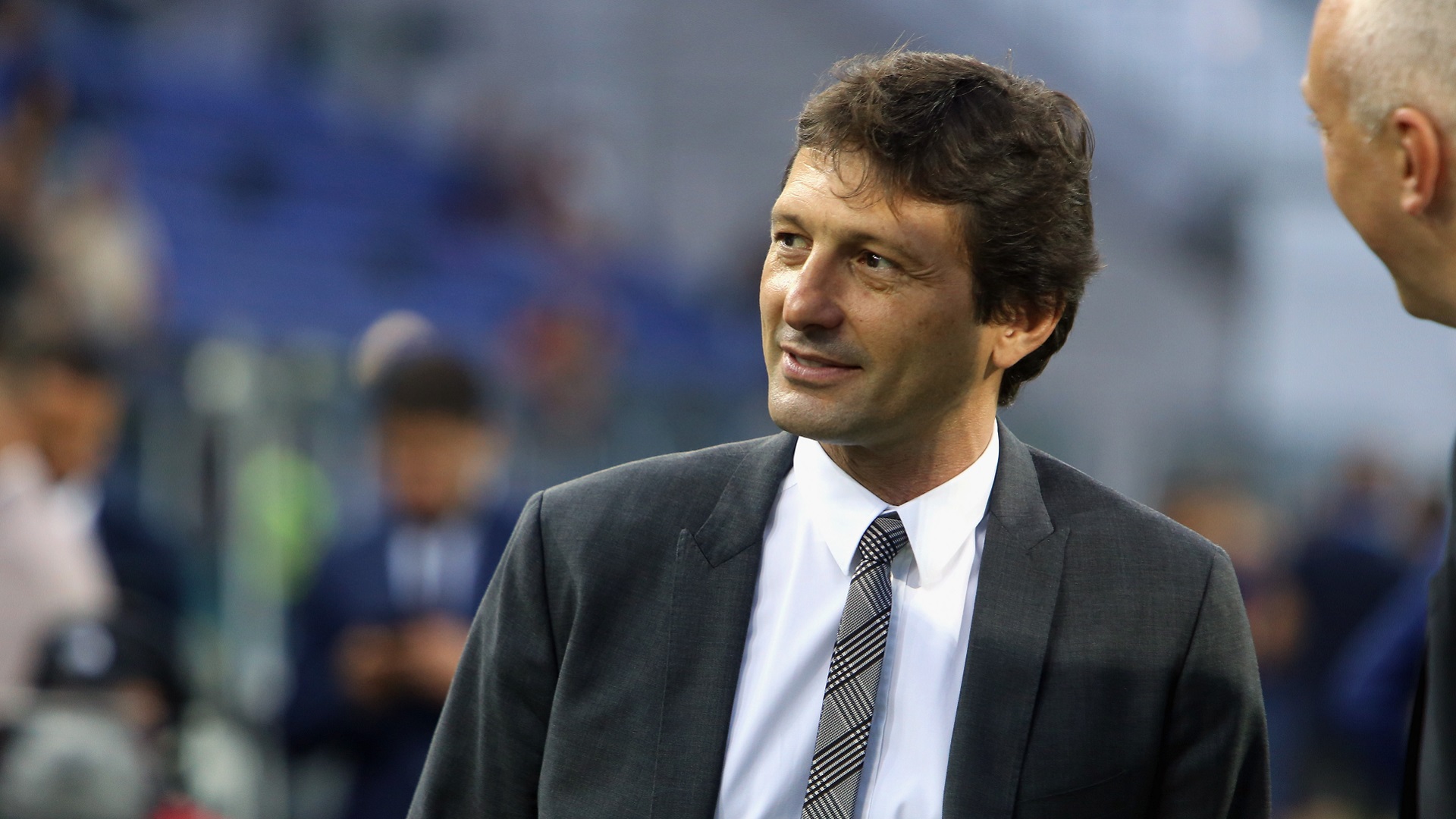 大佬风范莱昂纳多从容不迫连应刁钻问题