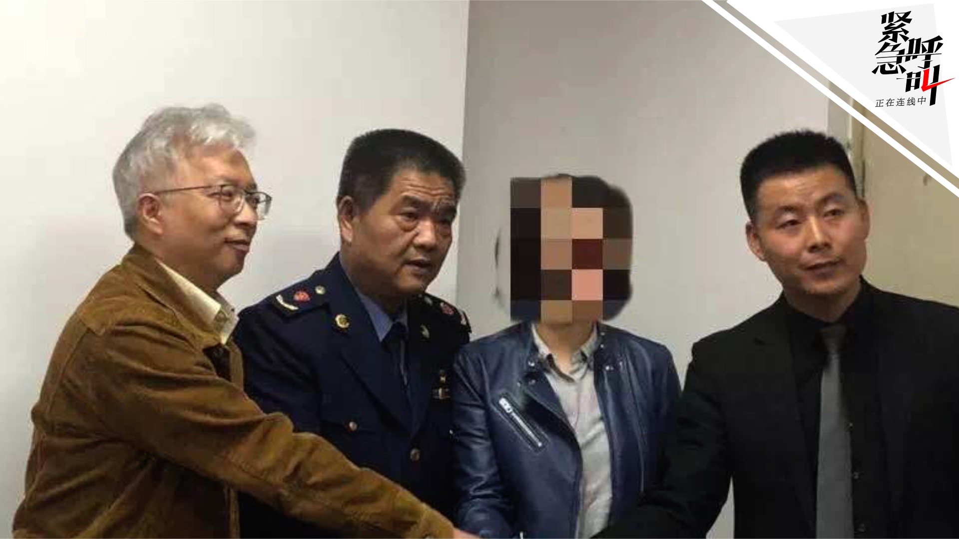 维权奔驰女车主和解现场录音:对结果很满意